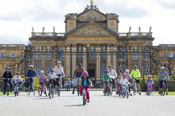 1222672 Family Cycling at Blenheim Palace