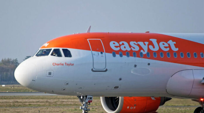 Low Cost Airline Offers Luggage Collection Service croatia uk quarantine