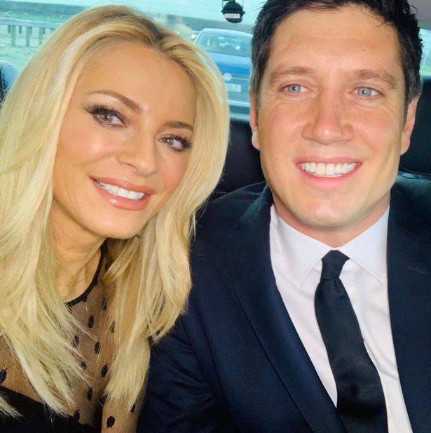 Page 3 Models Cryptic Tweet About Sexting Vernon Kay?