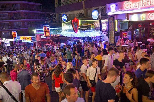 Benidorm Holidays benidorm nigh life1
