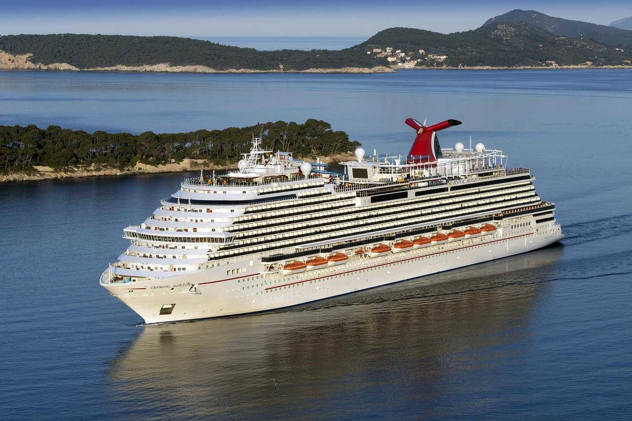 carnival-horizon carnival to cut jobs